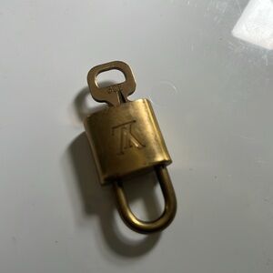 LV Lock and Key Set (302)